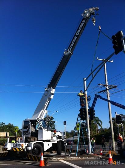 Truck-Mounted-Crane