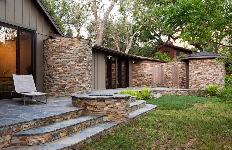 stacked-stone-siding