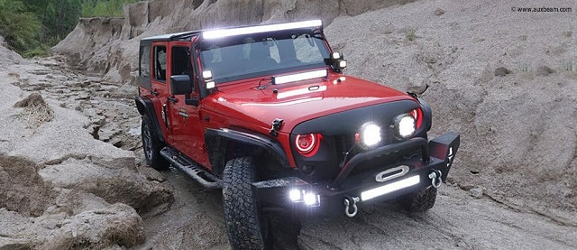 LED light bar for off roading