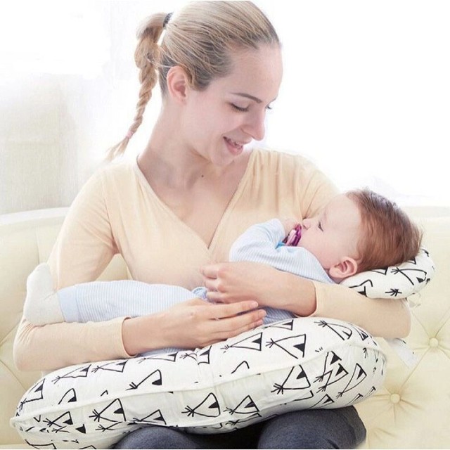 baby nursing breastfeeding pillow
