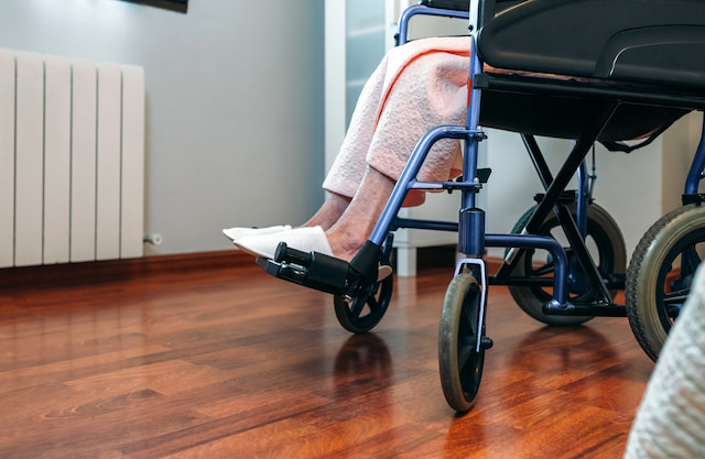 wheelchair-on-nursing-floor