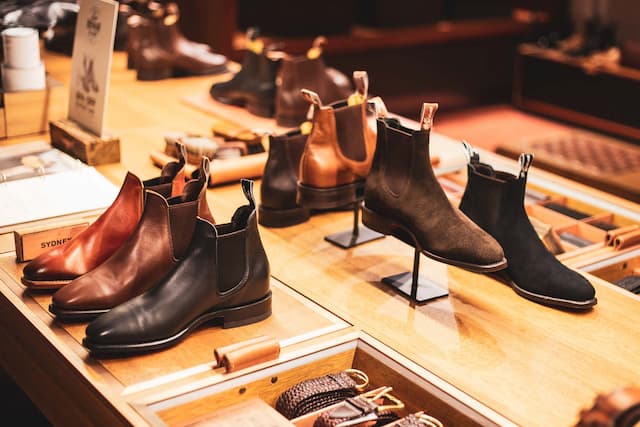 Originally built to give the men and women living in the rough and unforgiving Australian outback a piece of comfort, it has since expanded its range, so now you can buy RM William shoes and boots at more than 700 retail points in the whole country of Australia alongside some parts of the world.