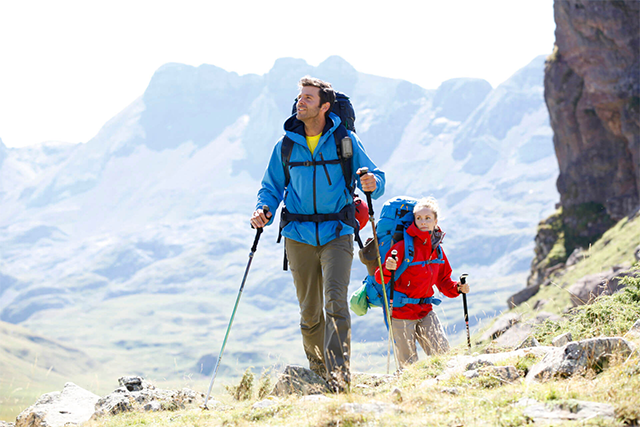 Man-and-Woman_Trekking-Poles