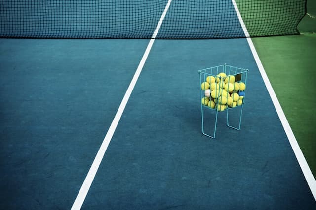 Tennis ball basket