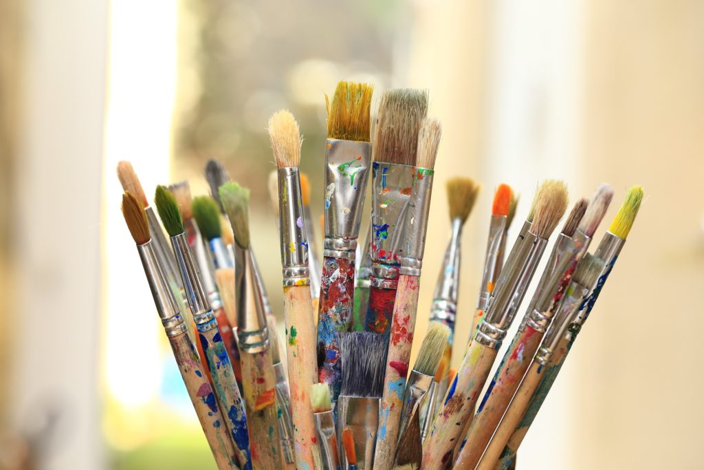 When it comes to being equipped with the right painting supplies, we should not forget the importance of good paintbrushes. Although many parents may want to avoid giving a set of paints and paintbrushes to their young kids, as they can get incredibly messy, that’s what art is all about, getting messy and enjoying it. 
