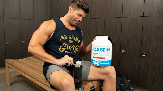 Man in gym using casein