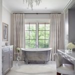 Luxe-Bathroom-with-cost-iron-bath