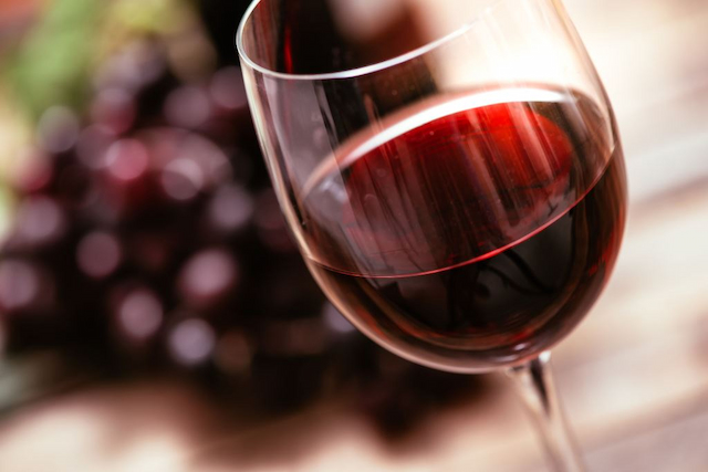 glass-of-red-shiraz-wine