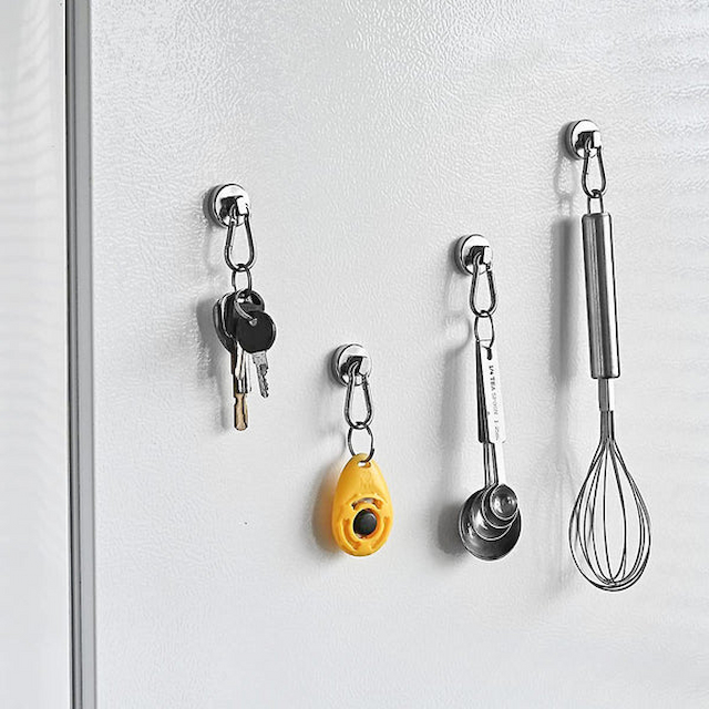 Magnetic hooks