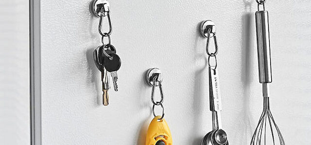 Magnetic hooks