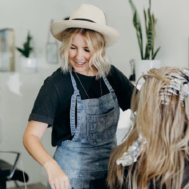 Hairstylist apron